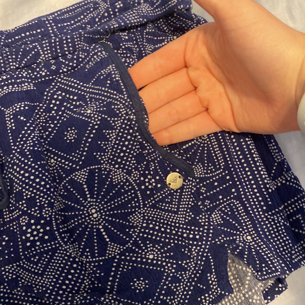 Flowy Roxy shorts!! - Picture 2 of 4